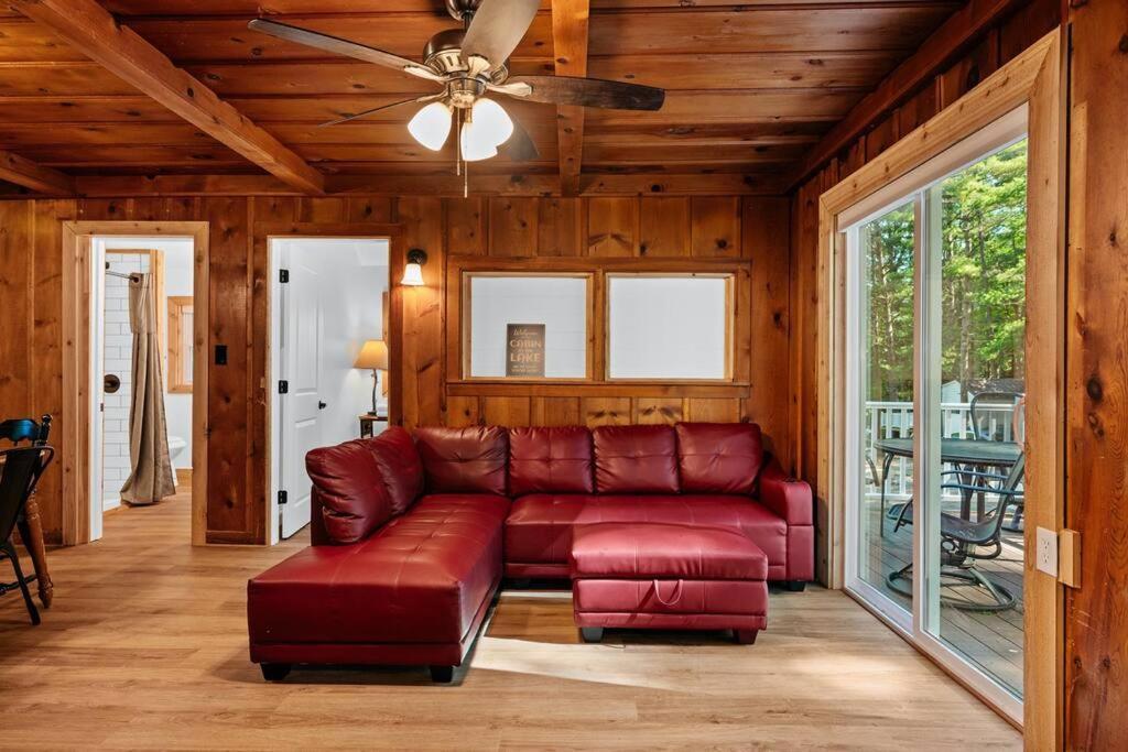 Cabin On Beautiful Arbutus Lake Near Traverse City Exterior foto