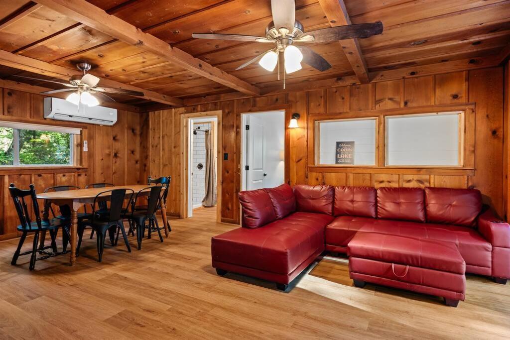 Cabin On Beautiful Arbutus Lake Near Traverse City Exterior foto
