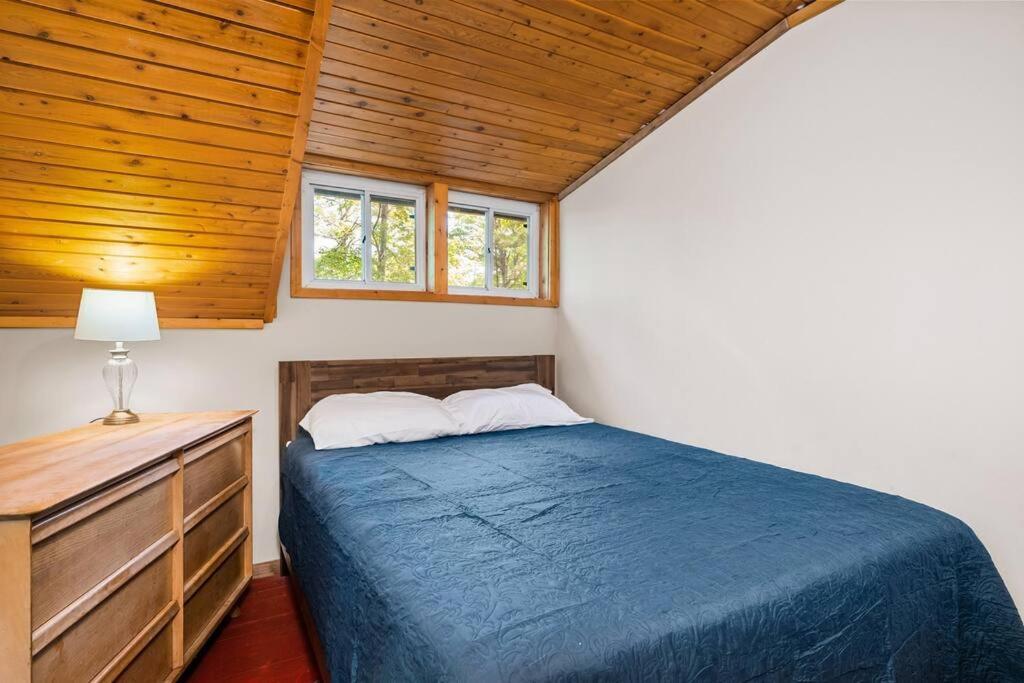 Cabin On Beautiful Arbutus Lake Near Traverse City Exterior foto