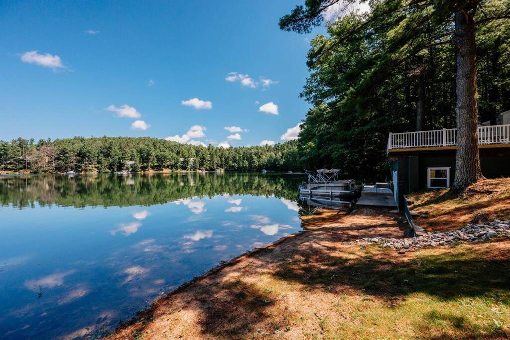 Cabin On Beautiful Arbutus Lake Near Traverse City Exterior foto